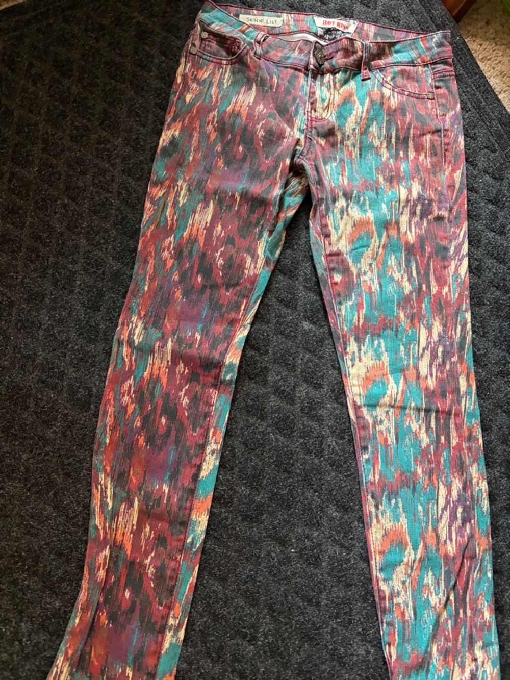 Hot Kiss Teal and Burgundy Patterned Skinny Lilly Jeans Size 5 - Picture 7 of 11